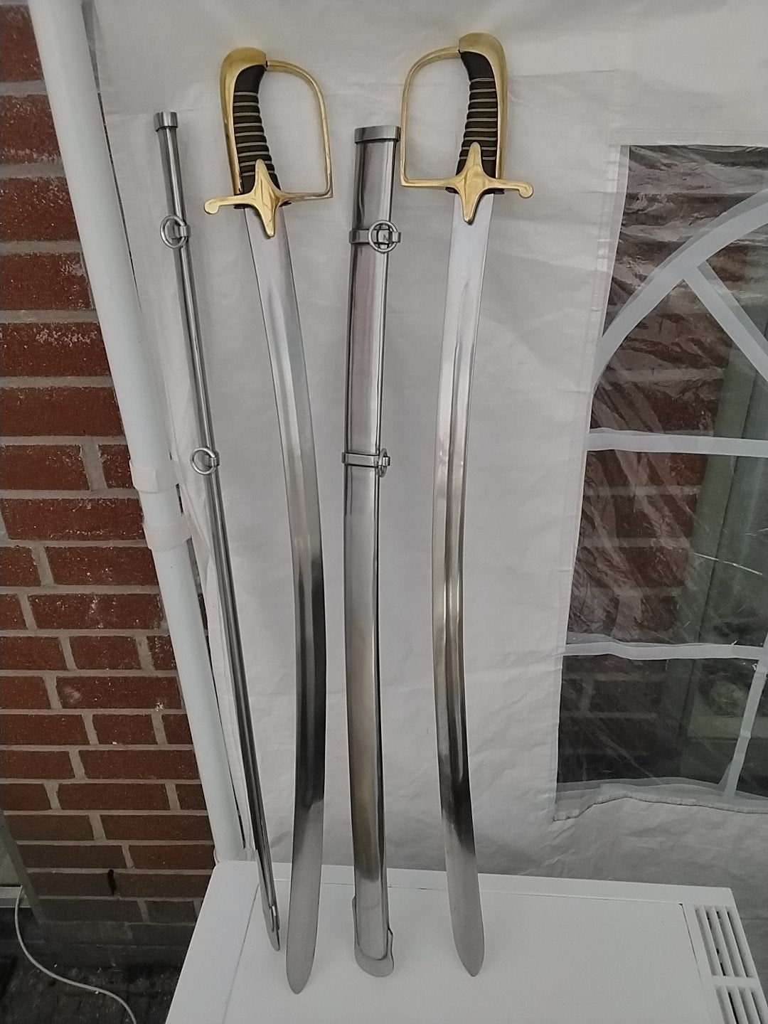 Set van twee Poolse sabels met schede, ca. 96 cm, Verzamelen, Militaria | Algemeen, Ophalen of Verzenden, Overige soorten, Overige gebieden