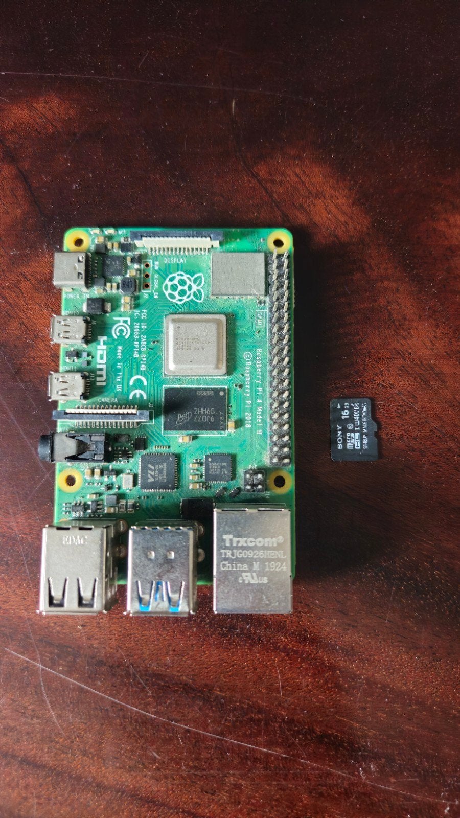 Raspberry Pi 4 Model B 2GB + 16GB microSD + USB Mic - barely, Minder dan 4 GB, 16 GB (SD-kaart), Broadcom BCM2711, ARM Cortex-A72 architecture
