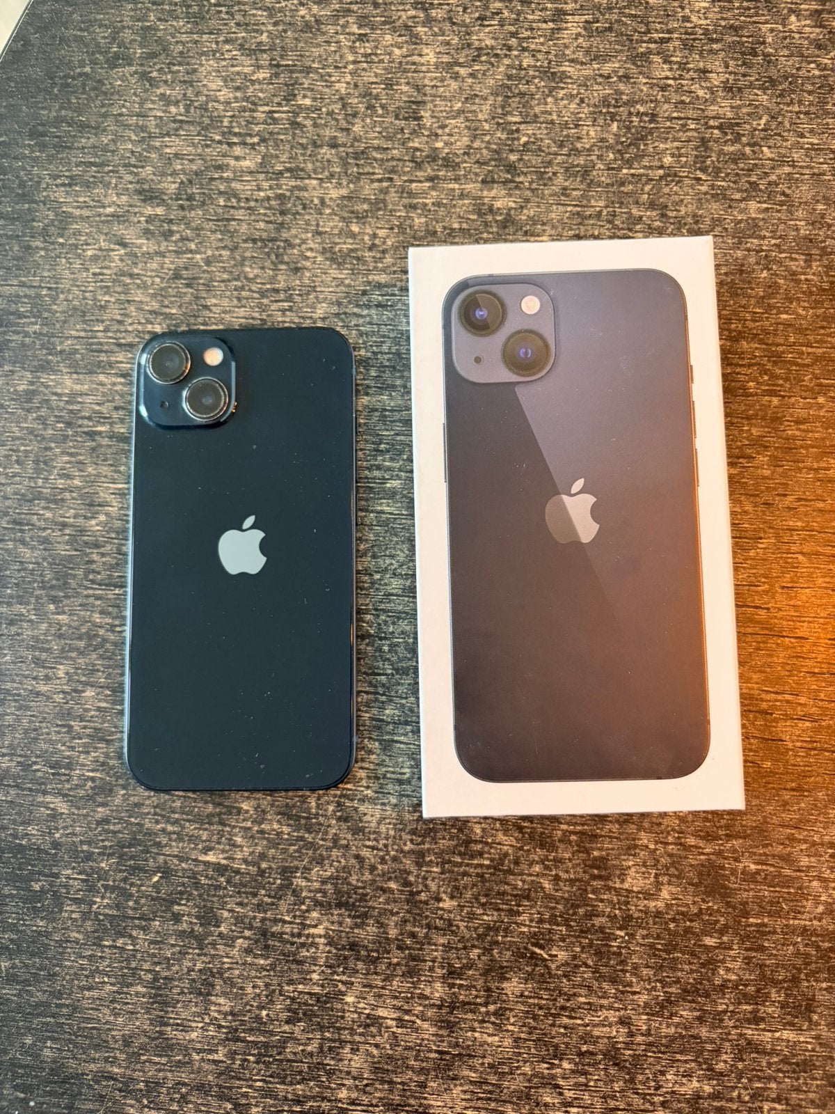 Apple iPhone 13 256GB Midnight -doos & laadkabel, Telecommunicatie, Mobiele telefoons | Apple iPhone, Zwart, IPhone 13, Zo goed als nieuw