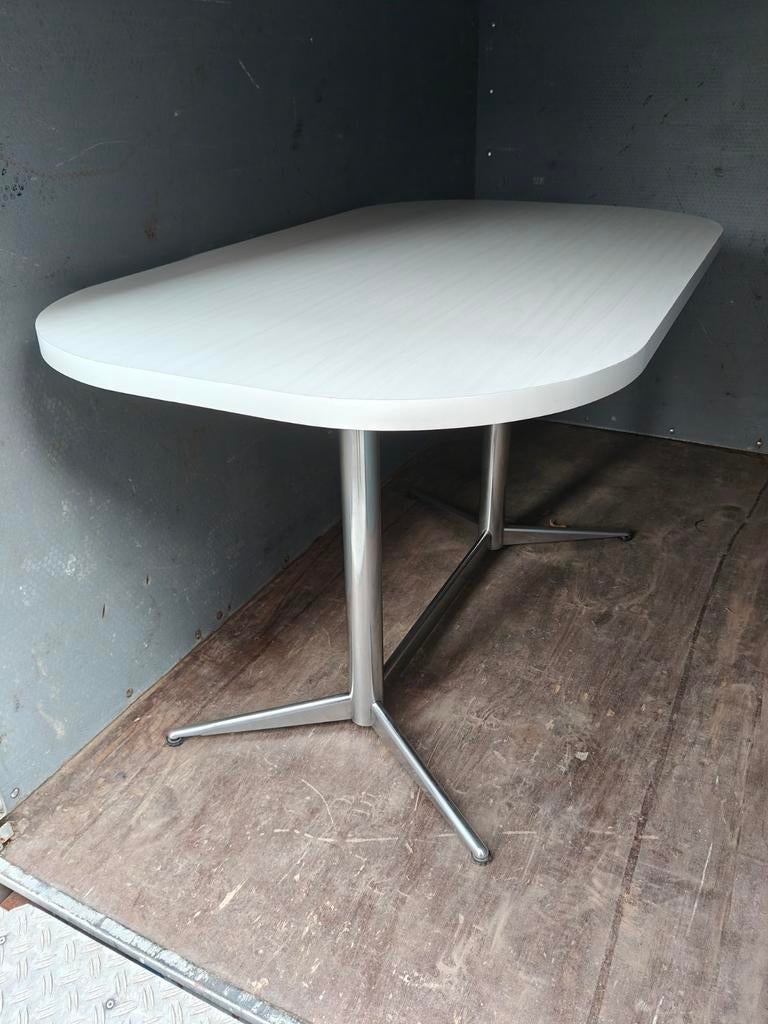 Retro tafel 'zeer goede staat'. 1971, Ophalen of Verzenden