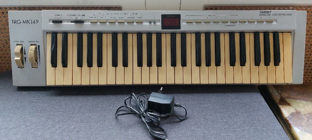 Target TRG MK149 MIDI Keyboard - 49 toetsen, Gebruikt, Midi-aansluiting, Ophalen of Verzenden, 49 toetsen
