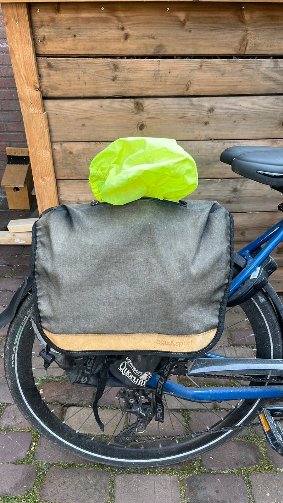 Agu fietstas met regenhoes, Ophalen of Verzenden, Gebruikt