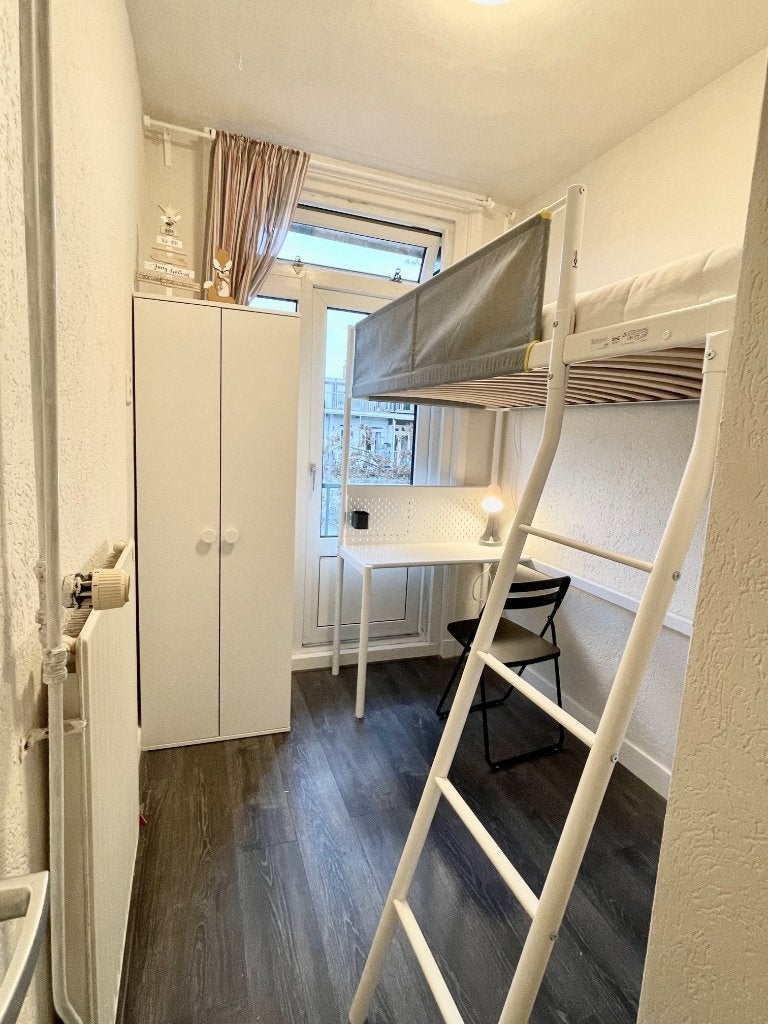 IKEA VITVAL high bed with desk, Ophalen, 85 tot 100 cm, Zo goed als nieuw, 180 cm of meer