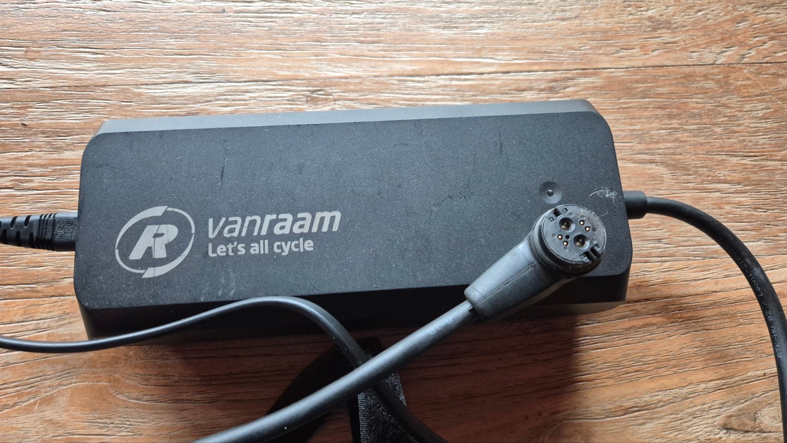 van Raam accu lader 36v 6A, Gebruikt