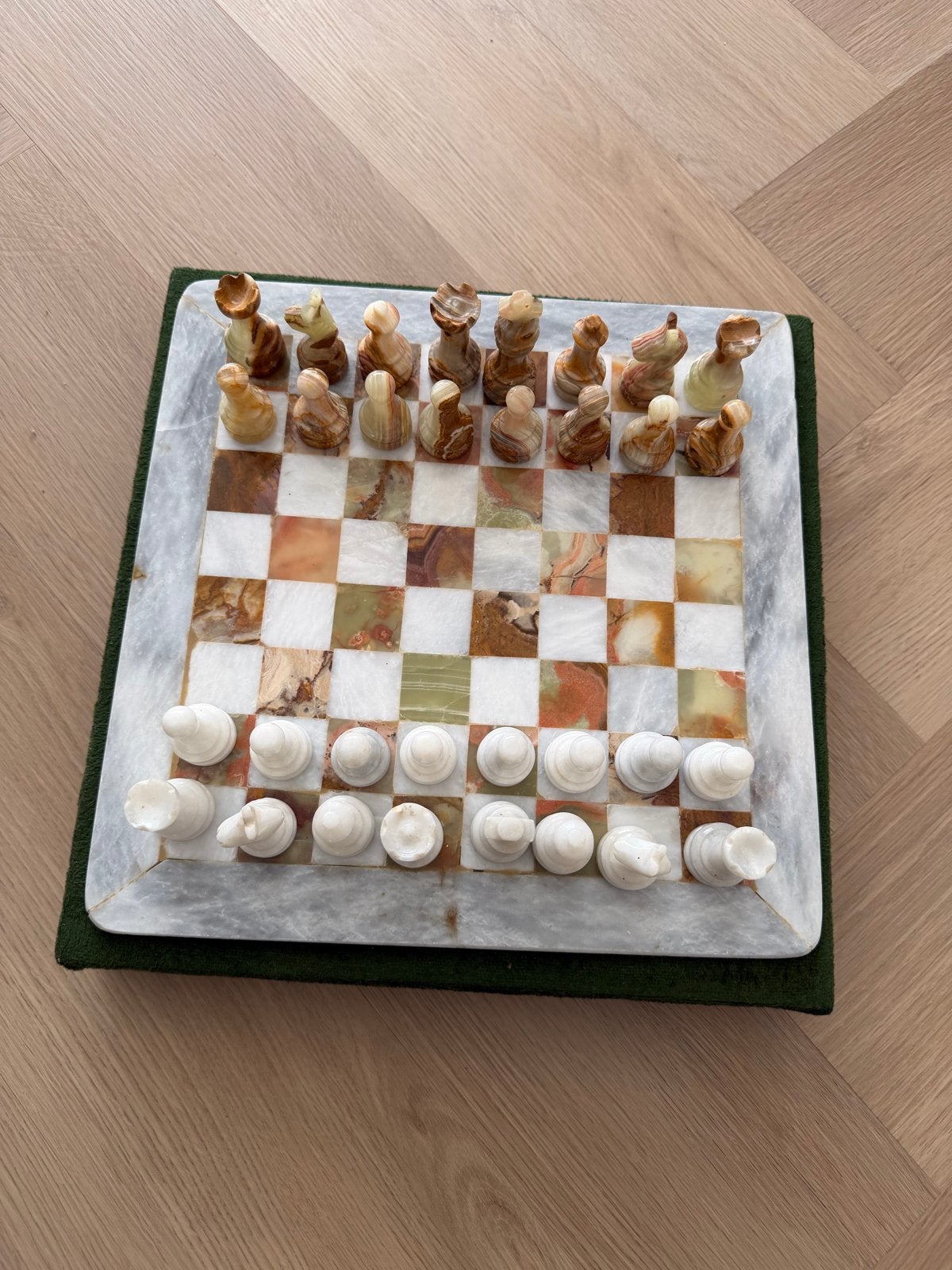 Italiaans marmer schaakspel met opbergdoos schaakbord, Een of twee spelers, Ophalen of Verzenden, Zo goed als nieuw