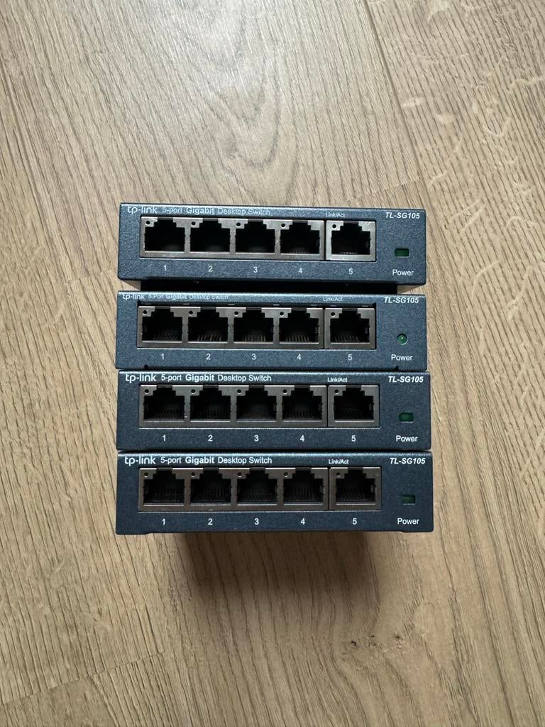 4x TP-Link TL-SG105 5-poorts Gigabit Desktop Switch, Verzenden, Zo goed als nieuw