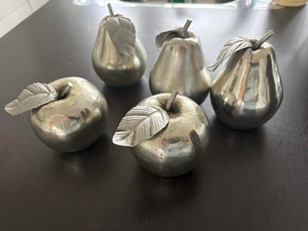 Zilverkleurige decoratie appels en peren, Huis en Inrichting, Woonaccessoires | Overige, Ophalen of Verzenden, Gebruikt, Zilver
