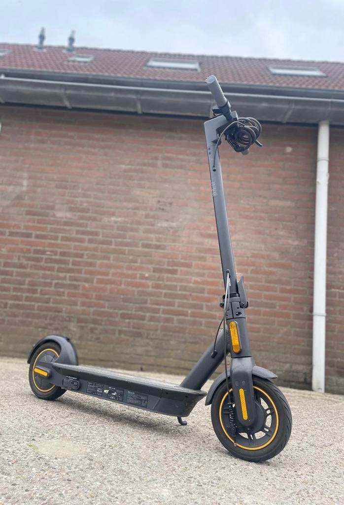 Segway Ninebot elektrische step met lader - Zo goed als nieu, Ophalen, Zo goed als nieuw, Elektrische step (E-scooter)