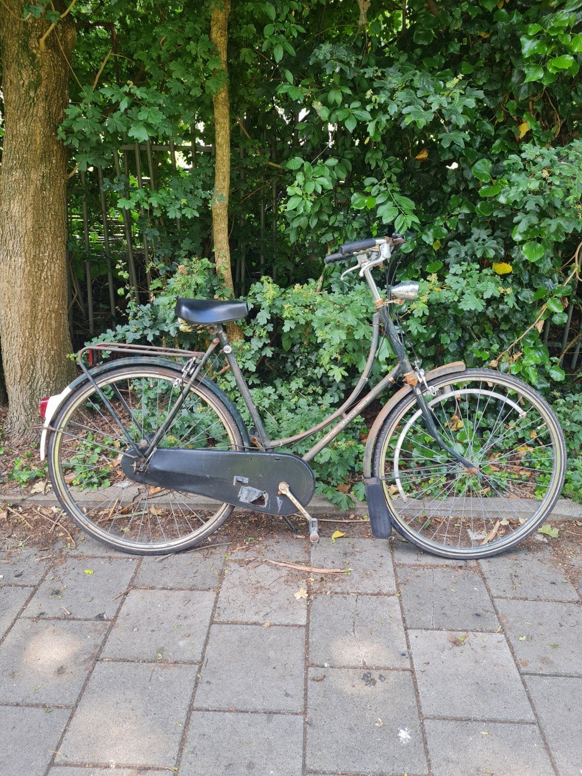 Damesfiets Gazelle 28inch 3 versnellingen doet het prima, Ophalen, Terugtraprem, Gebruikt, Versnellingen