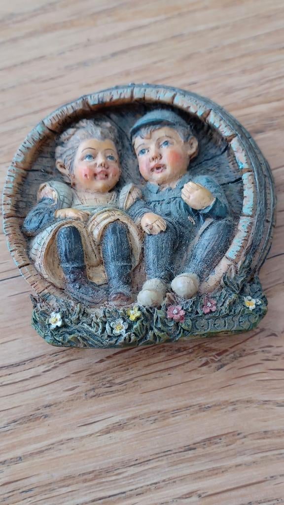 Ot en Sien in ton schilderijtje poppenhuis koelkastmagneet, Ophalen of Verzenden, Zo goed als nieuw, Poppenhuis