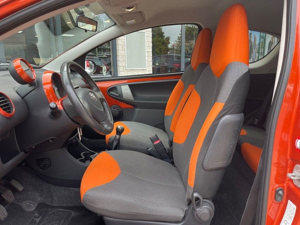 Foto 7 van Toyota Aygo 1.0 VVT-i Dyn Facelift Led Nw Apk NAP (bj 2012)