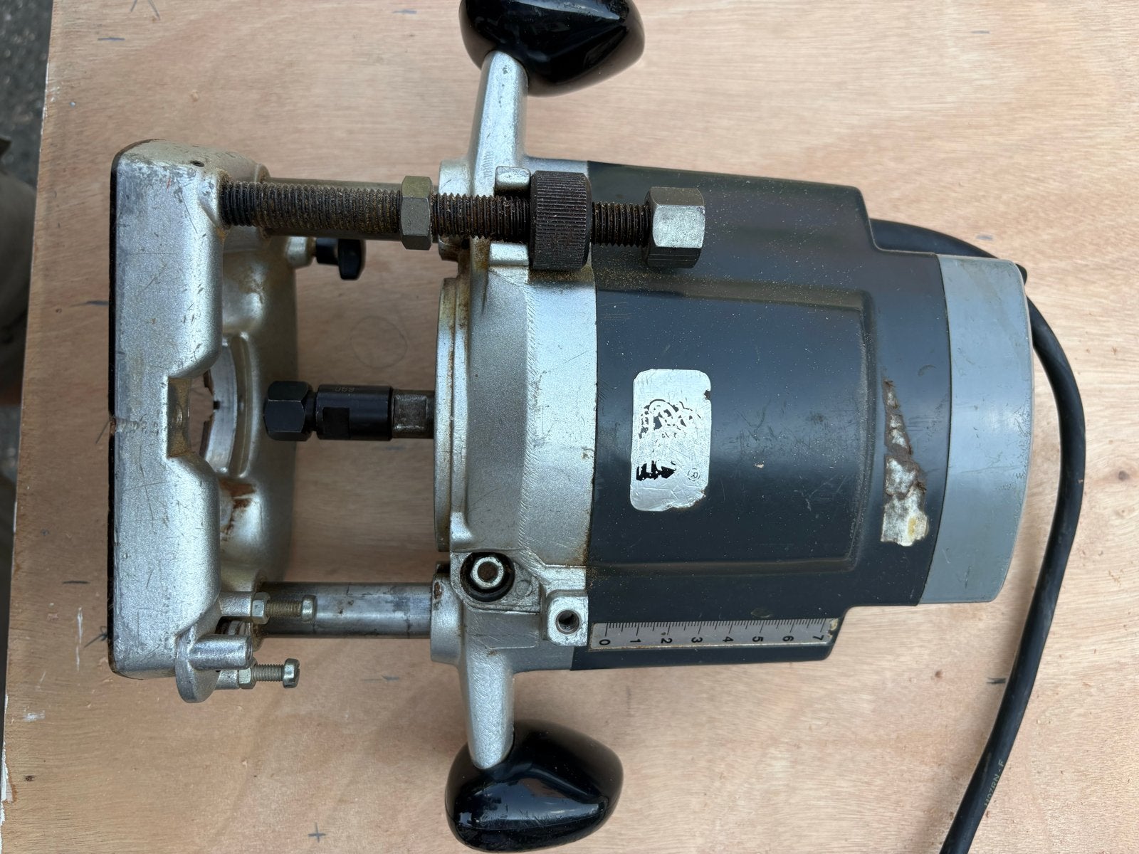 Elu MOF 31 Bovenfrees - Vintage en Krachtig, Doe-het-zelf en Verbouw, Ophalen, Gebruikt, Elektrisch, Bovenfrees