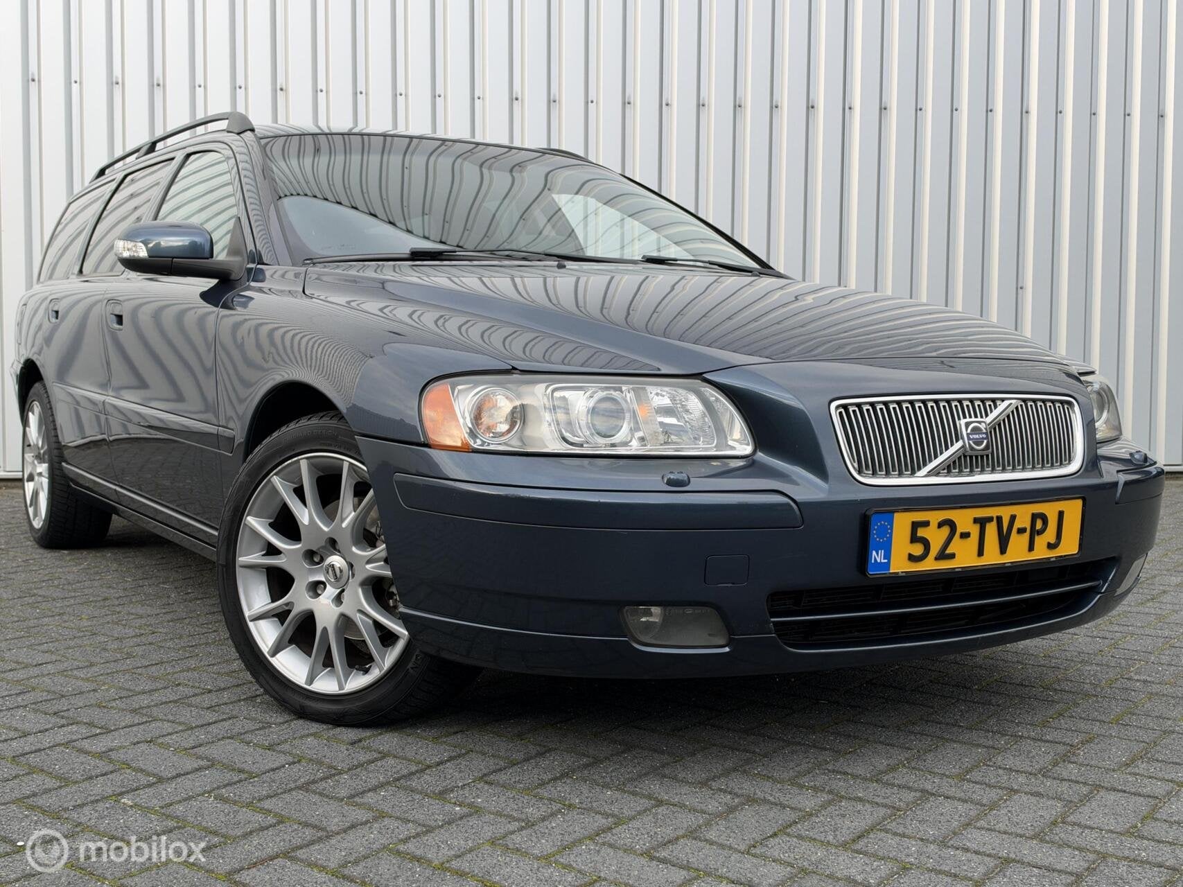 Volvo V70 2.4 Edition Sport | Aut | Leder | Youngtimer | NAP, Auto's, Zwart, Xenon verlichting, Blauw, 1498 kg