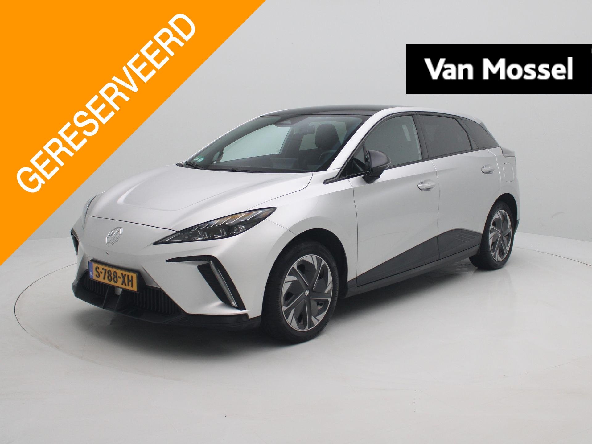MG 4 Luxury 64 kWh | Apple Carplay - Android Auto | Camera |, Auto's, 12 maanden, Gebruikt, Automatische klimaatregeling, Origineel Nederlands