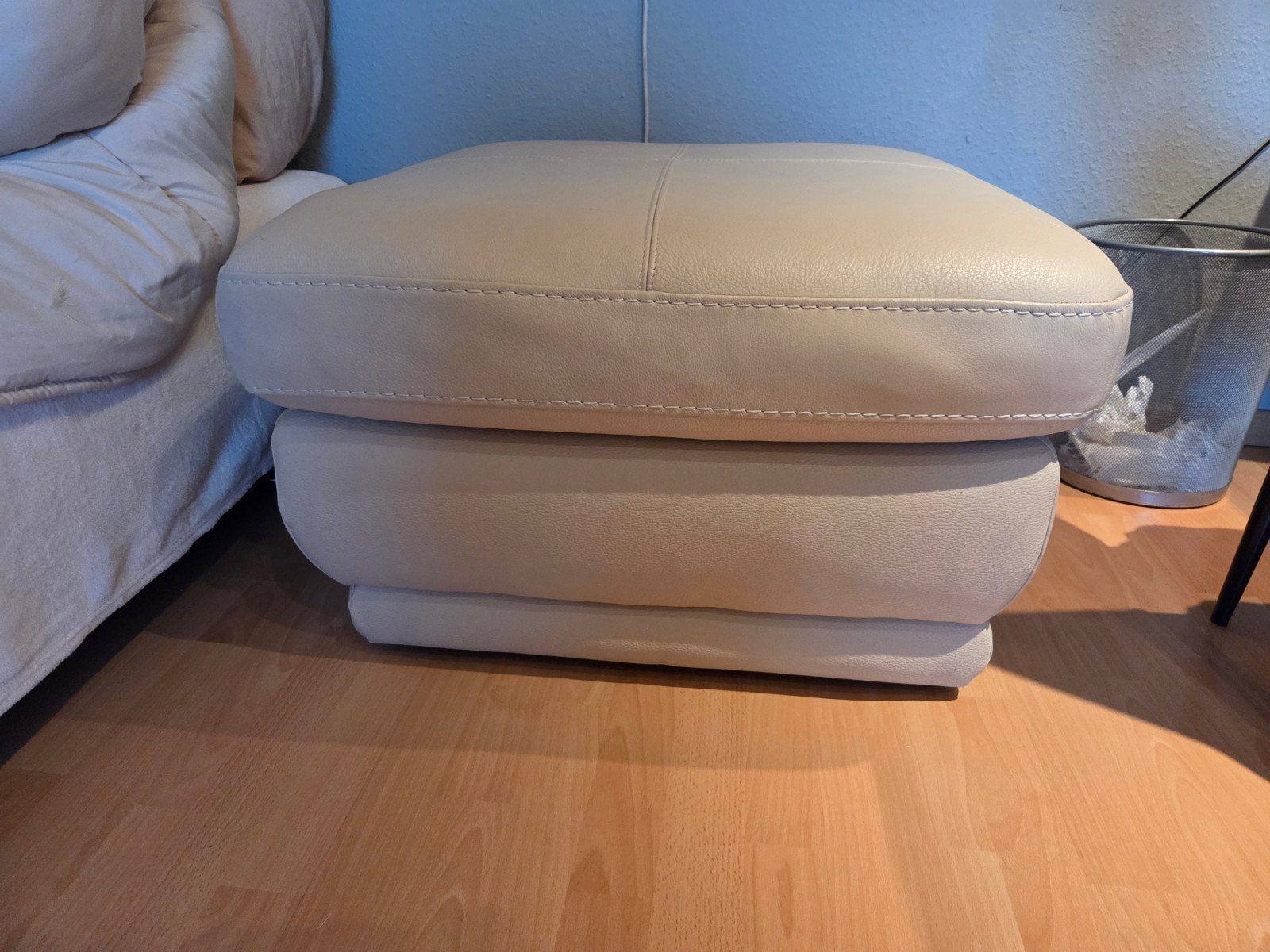 creme leren pouf, Ophalen, Zo goed als nieuw, Tweepersoons, Leer