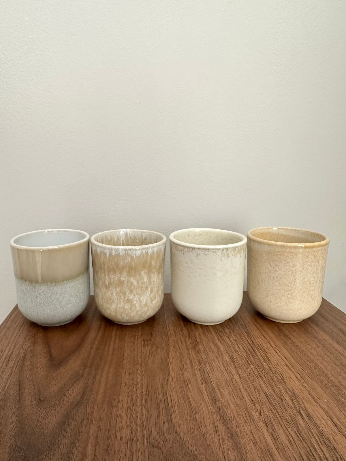 Set van 4 H&M Home keramieken koffiekopjes - neutrale kleure, Ophalen, Gebruikt, Overige merken, Keramiek