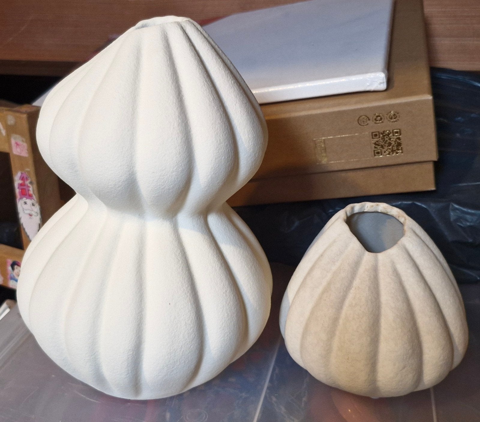 Set van 2 nieuwe decoratieve vazen, creme geribbeld design, Ophalen of Verzenden