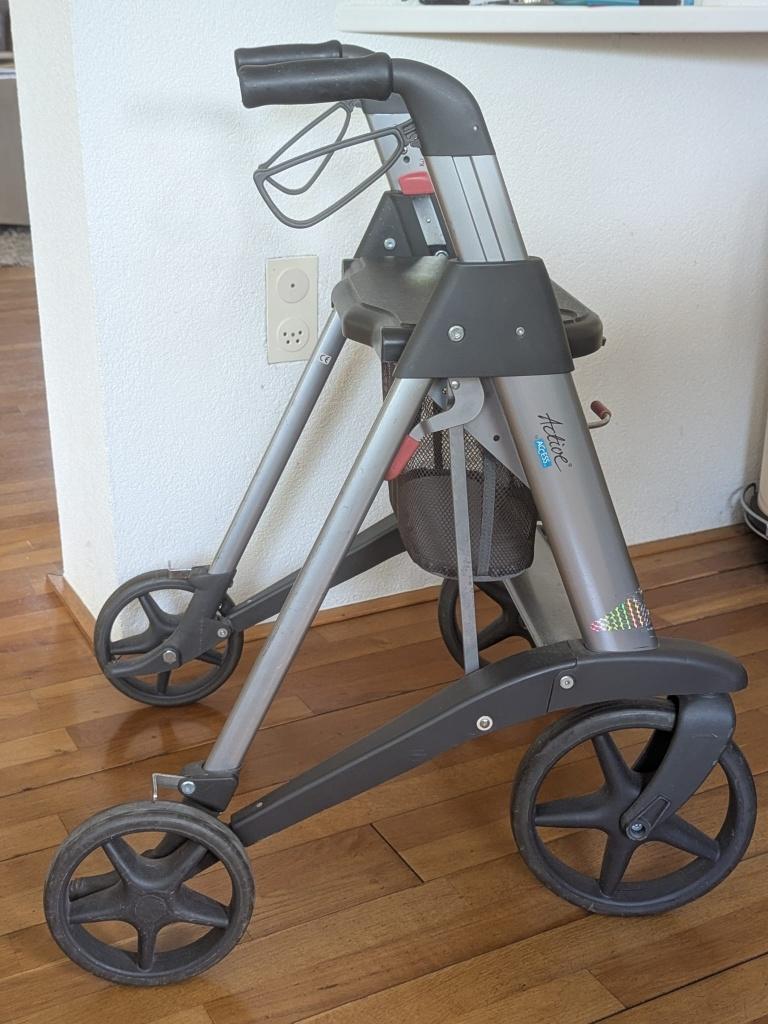 ANWB Rollator Active Access licht instelbaar opvouwbaar, Diversen, Ophalen, Opvouwbaar, Gebruikt