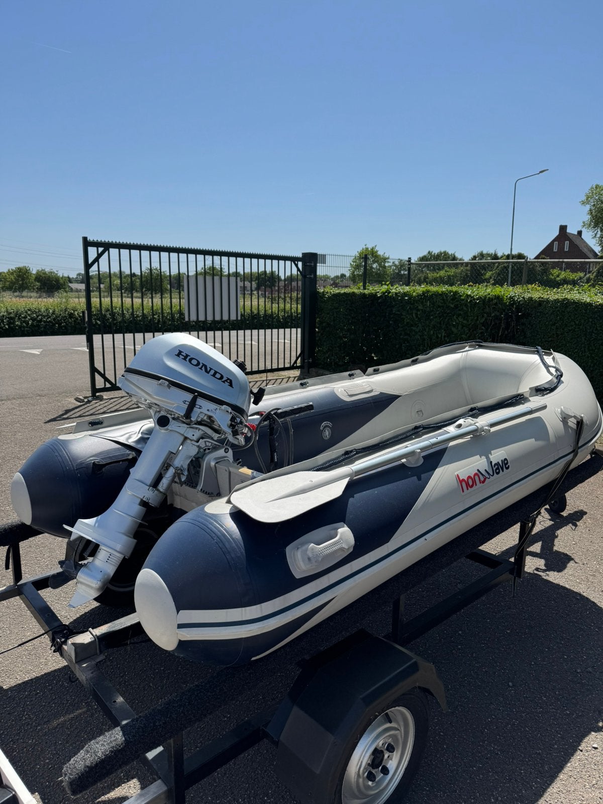 Rubberboot met Honda 6PK 4-takt buitenboordmotor, Ophalen, Zo goed als nieuw, Aluminium, Peddels