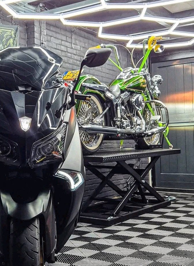 Datona Motorheftafel hydropneumatisch 700KG inrijklem ZGAN, Ophalen