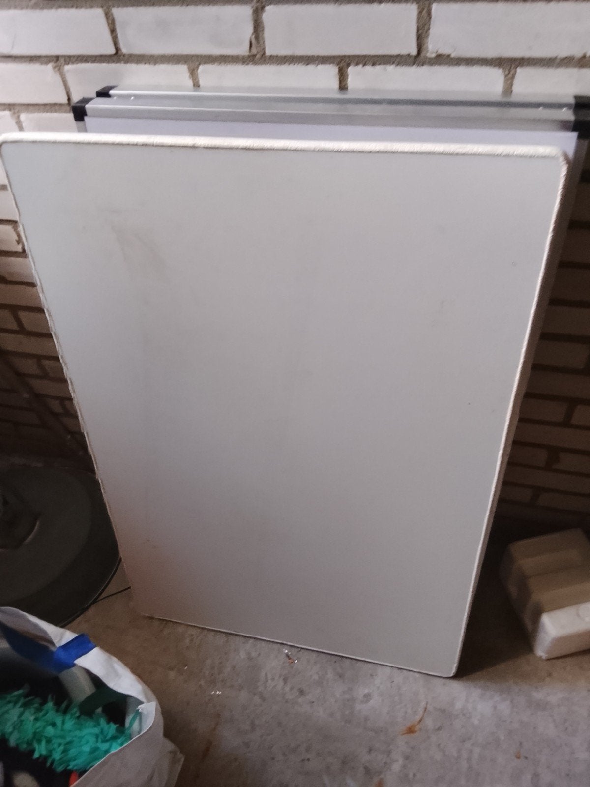 2 tafels: 1 gewone tafel en 1 behangtafel, Overige materialen, Gebruikt, 100 tot 150 cm, Ophalen of Verzenden