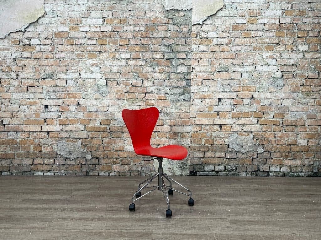 Fritz Hansen Vlinder – Rood met wielen | Arne Jacobsen, Ophalen, Design, Zo goed als nieuw, Eén