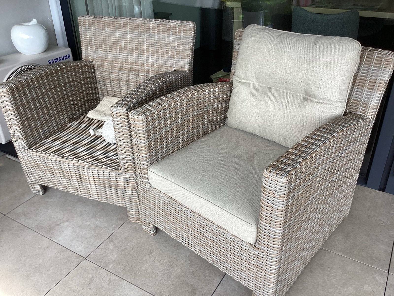 Twee comfortabele wicker fauteuils met dikke kussens, Tuin en Terras, Ophalen, Zo goed als nieuw, Wicker