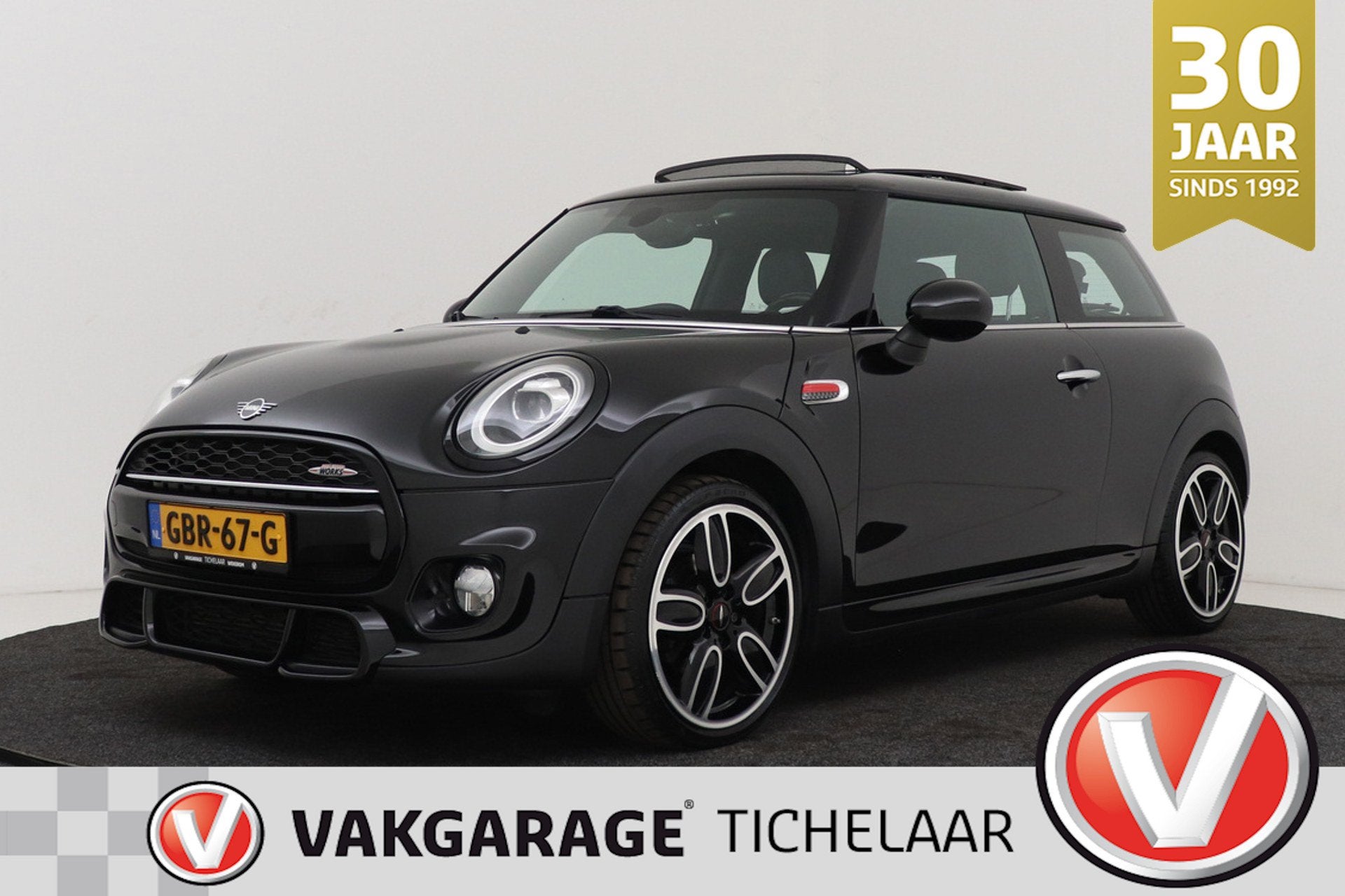 Mini 3-Deurs 1.5 Cooper Chili | JCW Pakket | Panoramadak | C, Auto's, Mini, Voorwielaandrijving, 136 pk, Gebruikt, 4 stoelen