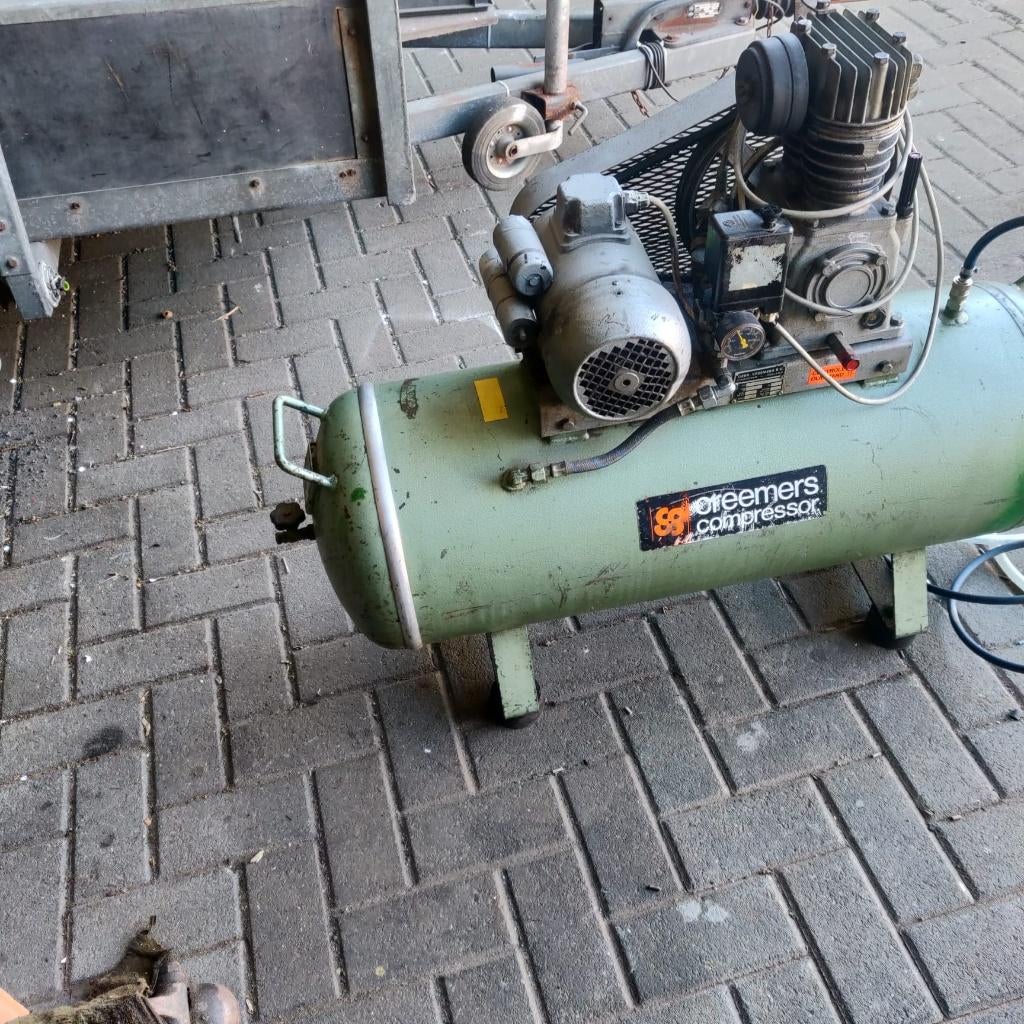 creemers compressor, Doe-het-zelf en Verbouw, Compressors, Gebruikt, Ophalen of Verzenden, 200 tot 400 liter/min, 10 bar of meer