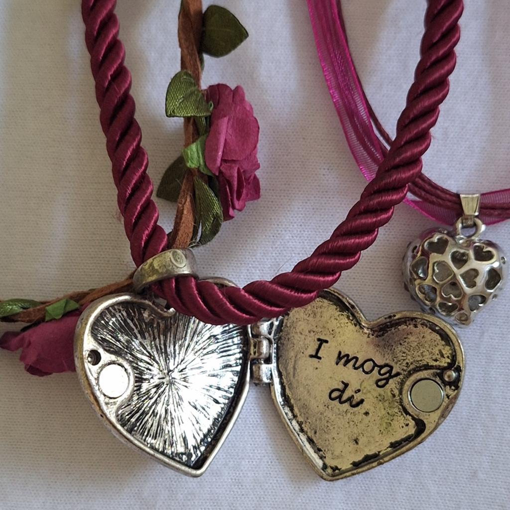 Dirndl ketting I mog di oktoberfeest Tiroler, Sieraden, Tassen en Uiterlijk, Kettinghangers, Ophalen, Overige materialen, Gebruikt