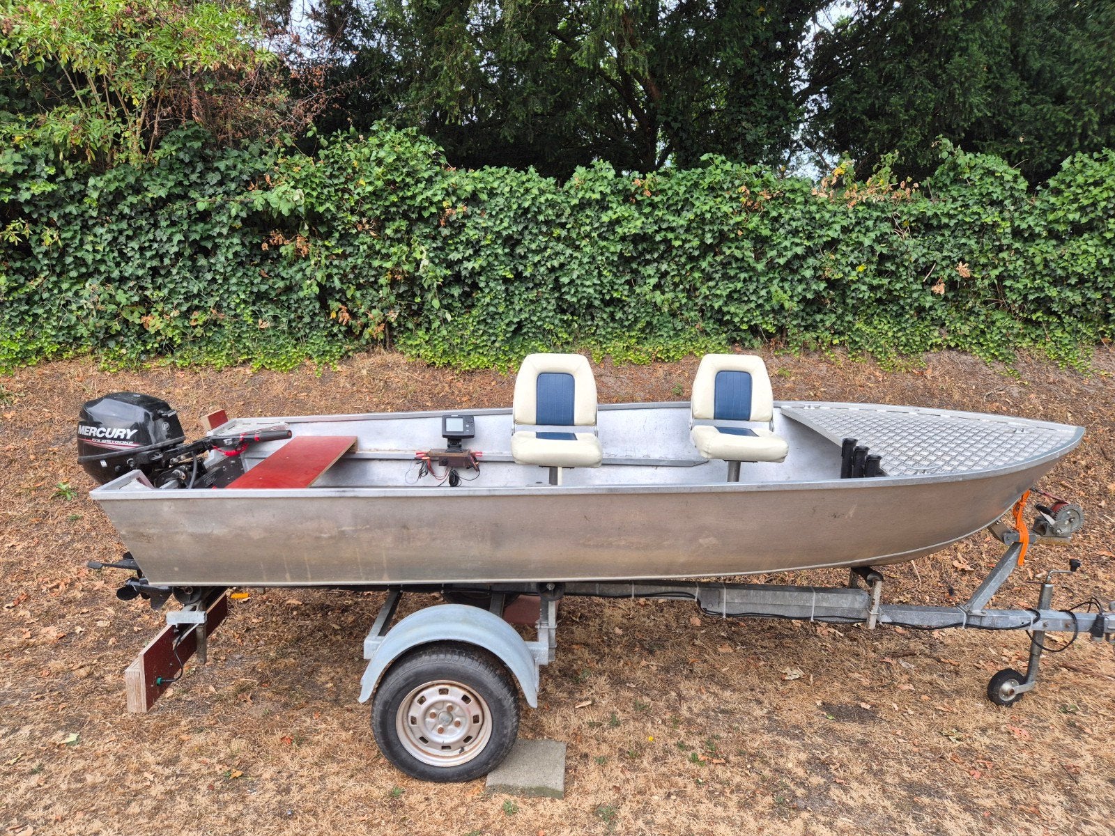 Aluminium visboot + 8pk Mercury + trolling motor+ trailer, Ophalen, Gebruikt, 4 m, Tot 10 pk