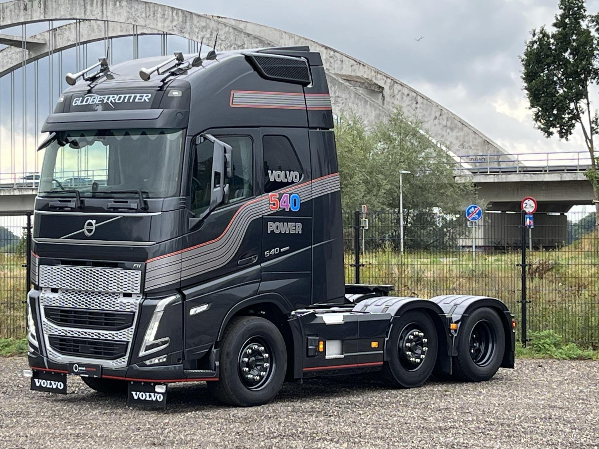 Volvo FH540 XL 6x2/4 | Custom Interior, Automaat, Bedrijf, Diesel, Zilver of Grijs