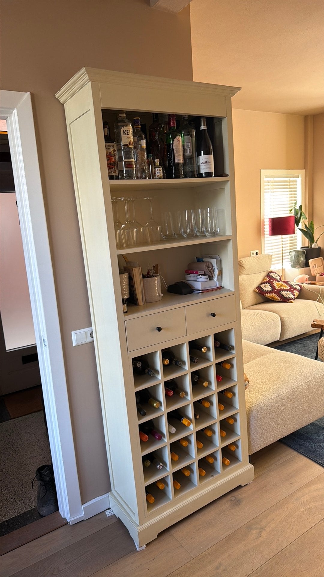 Antieke hoge kast voor in de woonkamer MOET NU WEG, Ophalen