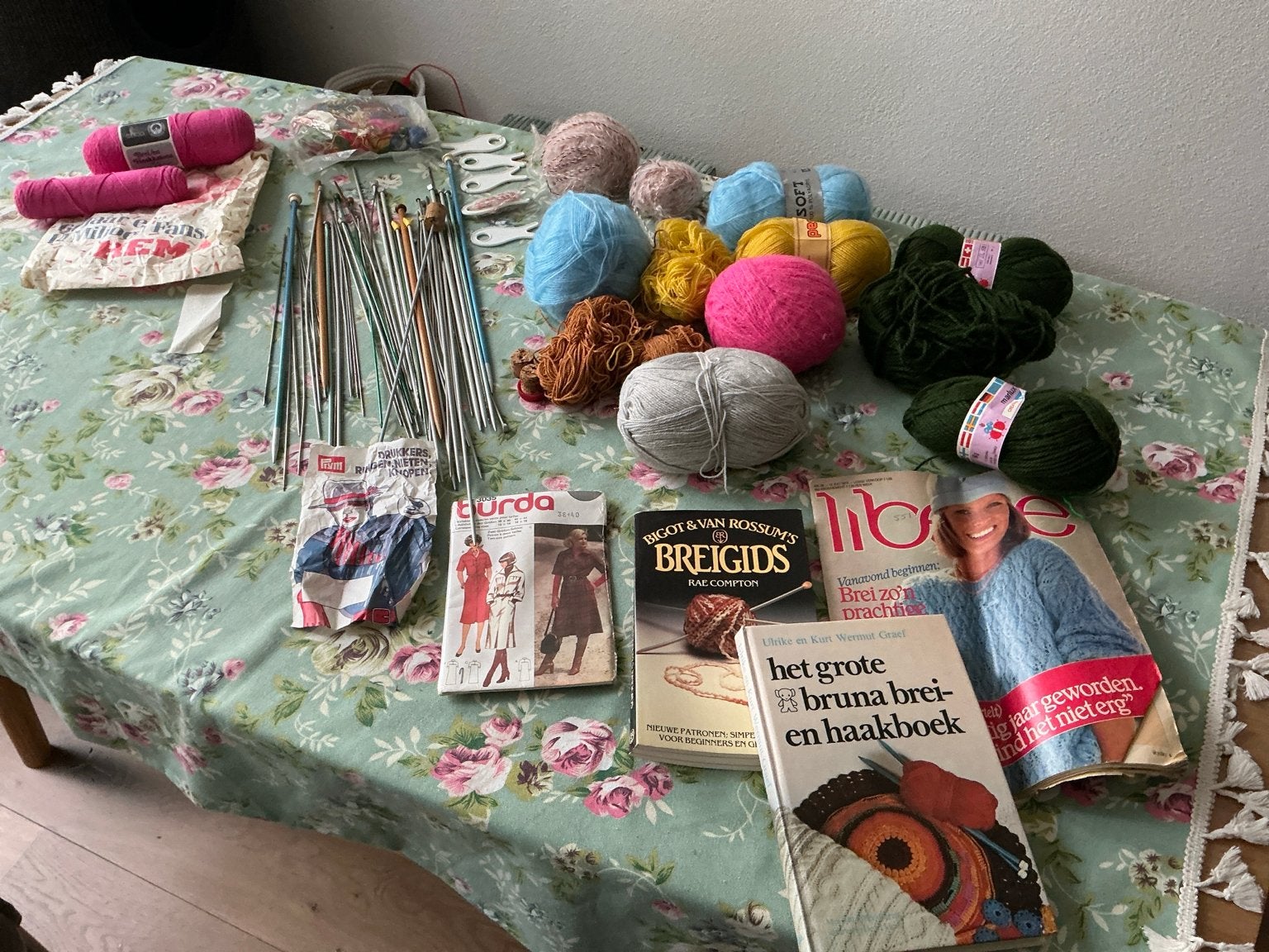 wol, breinaalden, haaknaalden & boeken van oma, Ophalen, Gebruikt, Breien, Wol of Garen