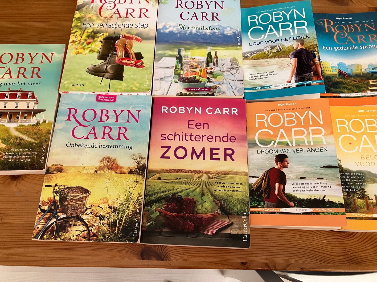 9 boeken van Robyn Carr( een koop €15,00), Boeken, Chicklit, Ophalen of Verzenden, Gelezen