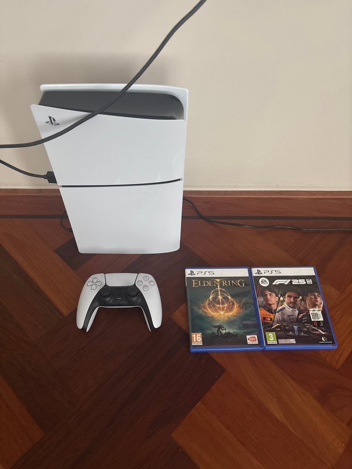 PlayStation 5 Slim Disc Edition met controller en 2 games, Ophalen, Online, 1 speler, Zo goed als nieuw
