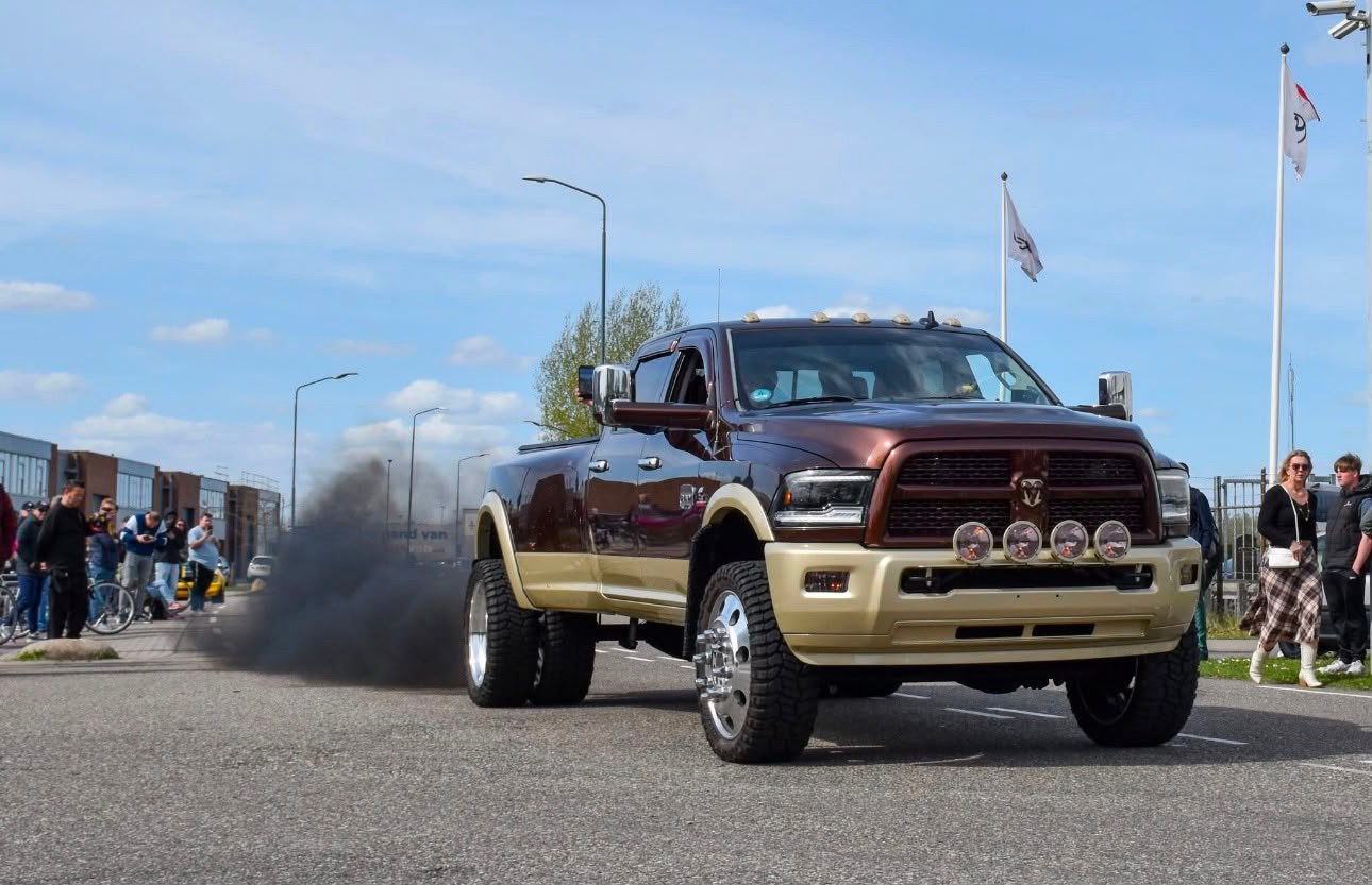 Dodge ram 3500 dually longhorn, Auto's, Dodge, Bedrijf, RAM 3500, 4x4, ABS, Achteruitrijcamera, Airbags, Airconditioning, Alarm