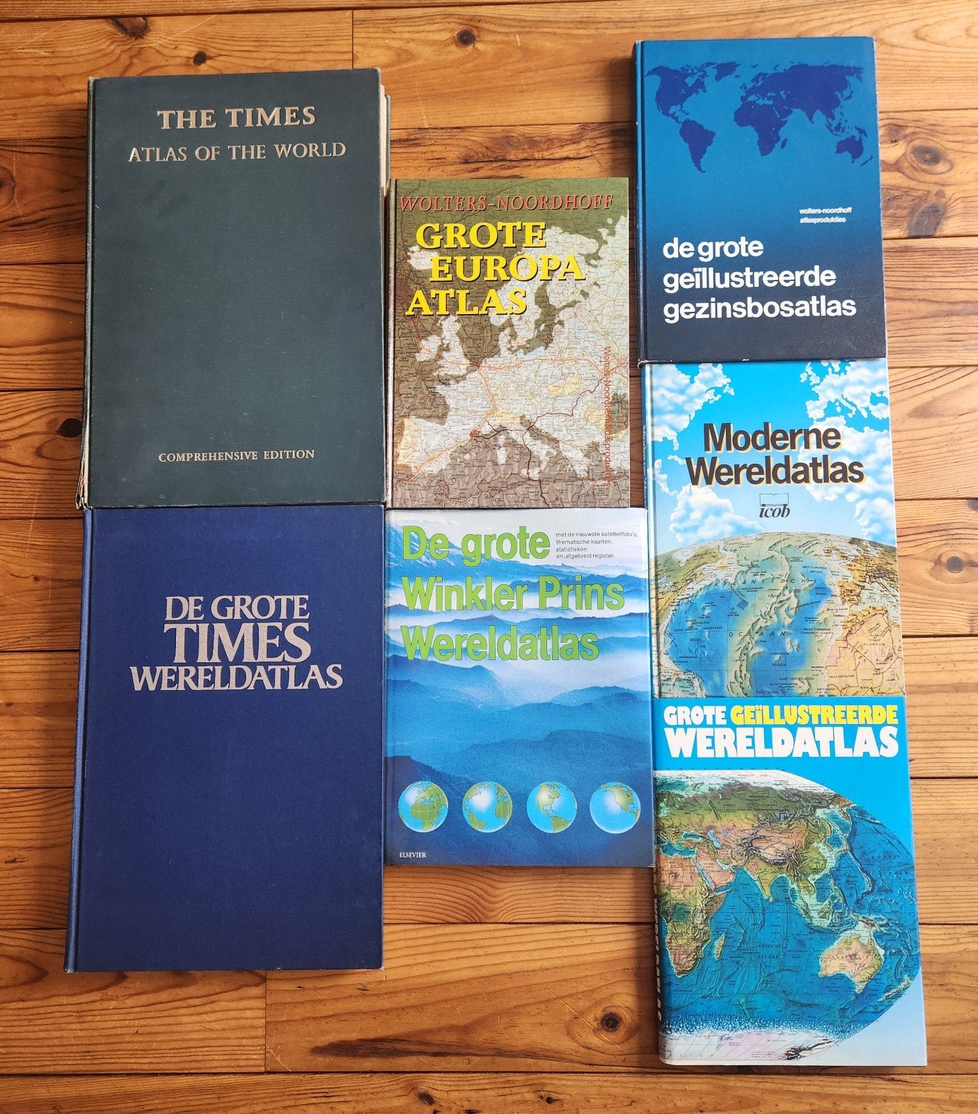 Diverse atlassen en kaarten waaronder Times en Winkler Prins, Boeken, Atlassen en Landkaarten, Gelezen, Bosatlas, 1800 tot 2000