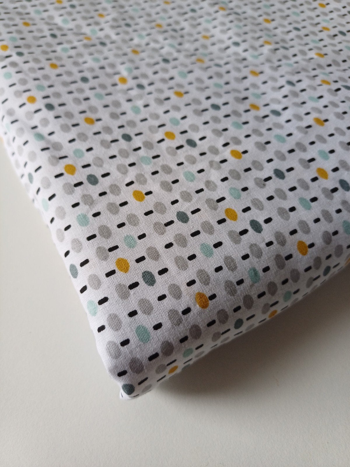 Lap stof Katoen bolletjes nieuw, 120 cm of meer, Wit, Nieuw, Ophalen of Verzenden