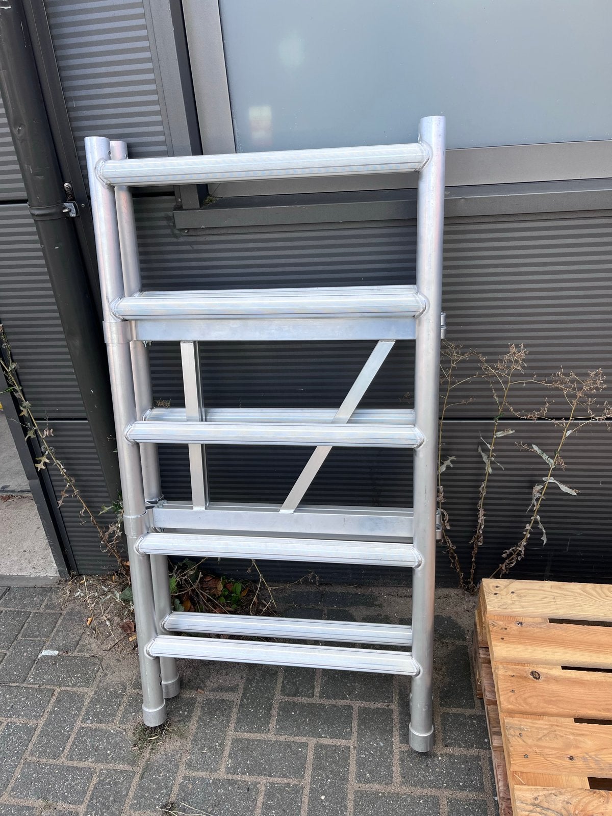 Kamersteiger werkhoogte 3m, 1.50m breed, Ophalen, Gebruikt, Rolsteiger of Kamersteiger, 2 tot 5 meter