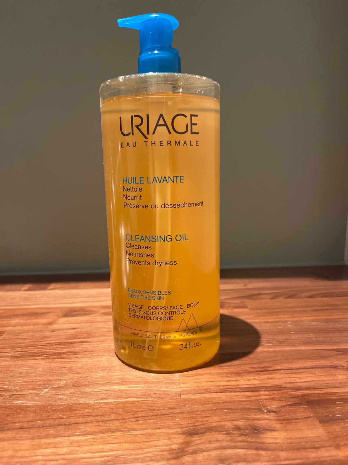 Uriage Reinigingsolie 1 Liter Zeepvrij Douche Bad, Sieraden, Tassen en Uiterlijk, Ophalen of Verzenden, Nieuw, Bad & Douche
