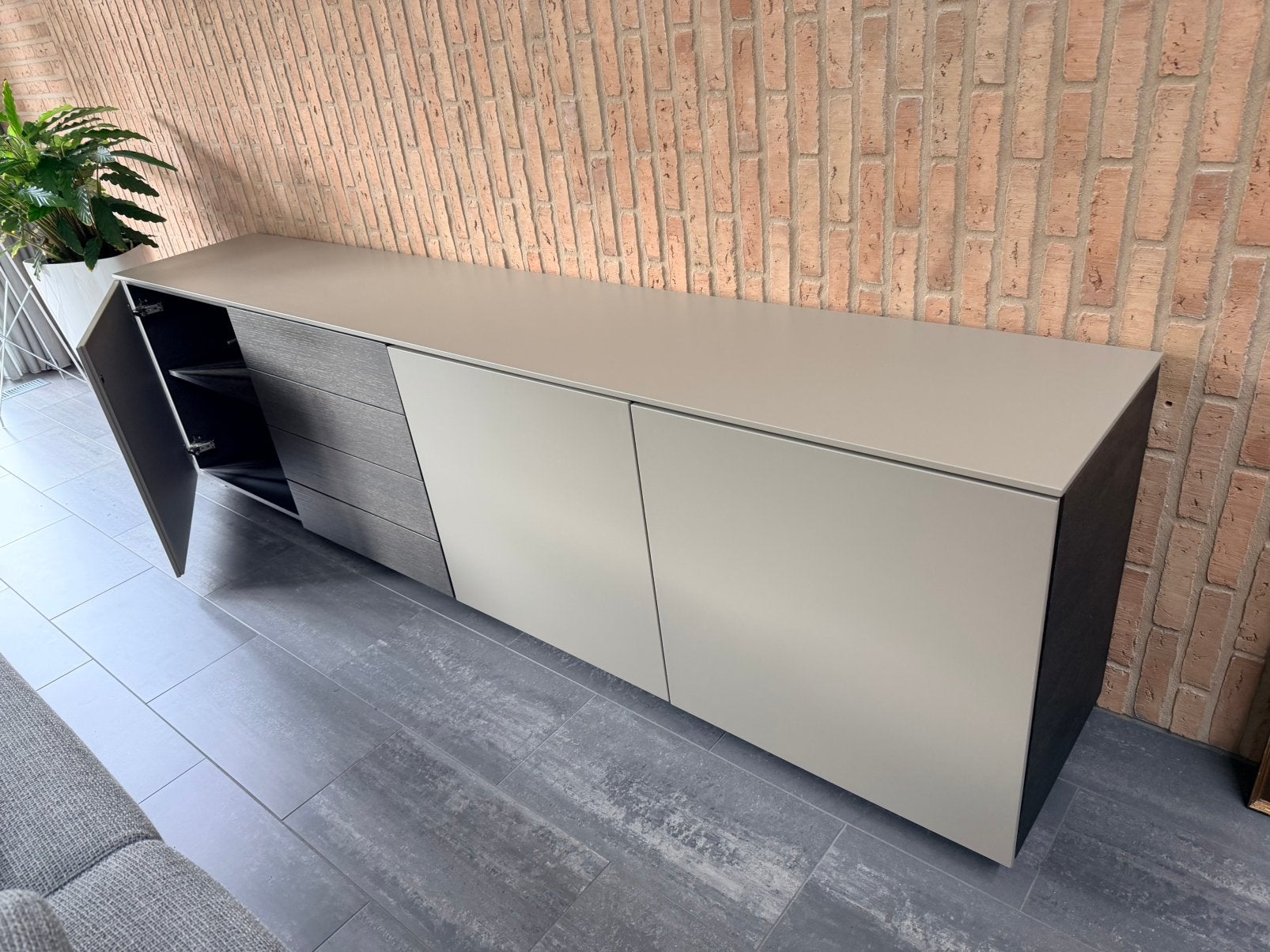 Saunaco dressoir CAS, Huis en Inrichting, Kasten | Dressoirs, Ophalen, Zo goed als nieuw, 25 tot 50 cm