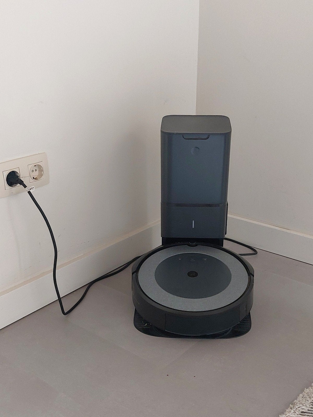 roomba i5, Witgoed en Apparatuur, Ophalen, Zo goed als nieuw, Robotstofzuiger