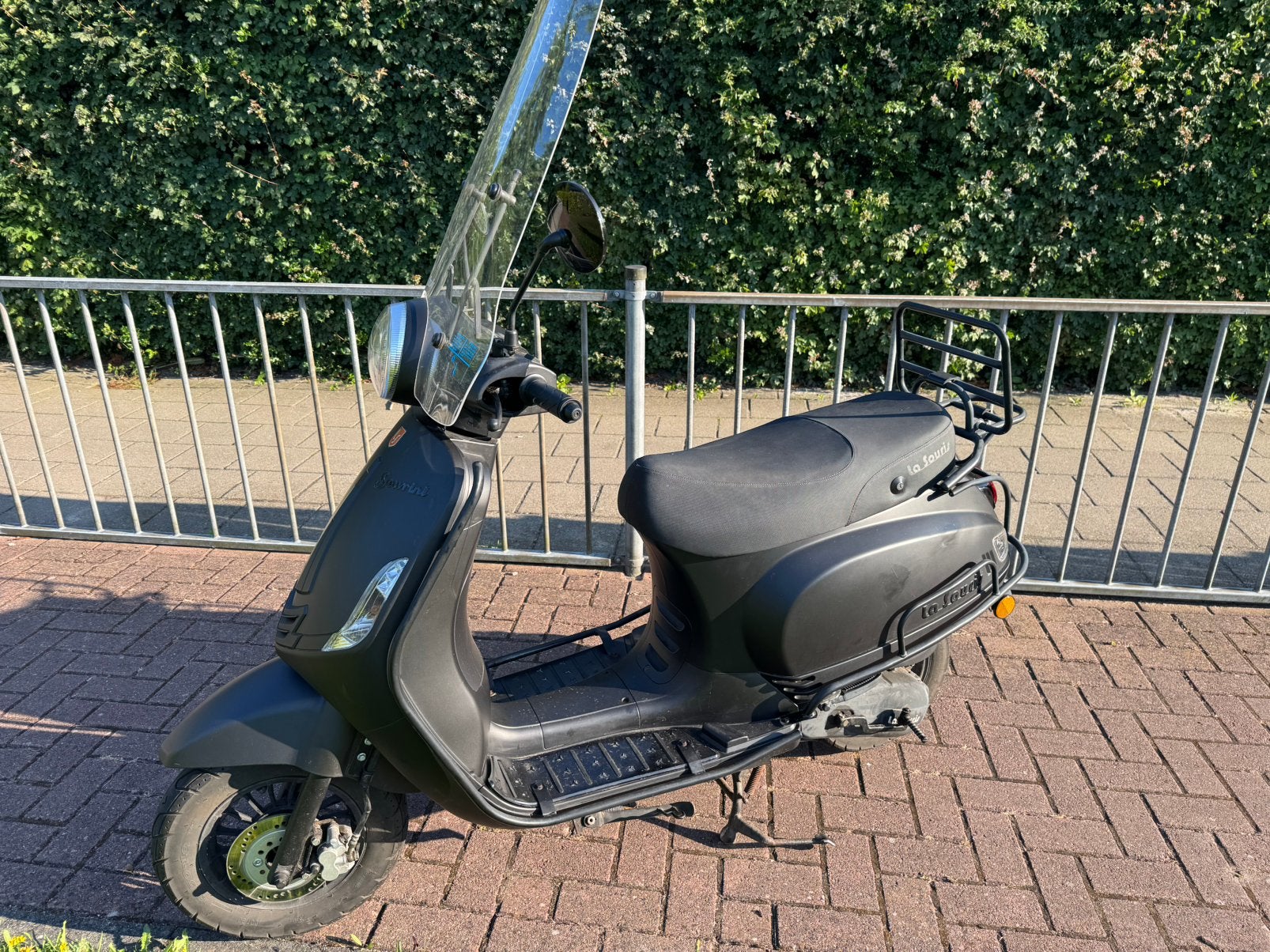 La souris sourini S edition(mat zwart), Ophalen, Maximaal 45 km/u, Zo goed als nieuw, Benzine