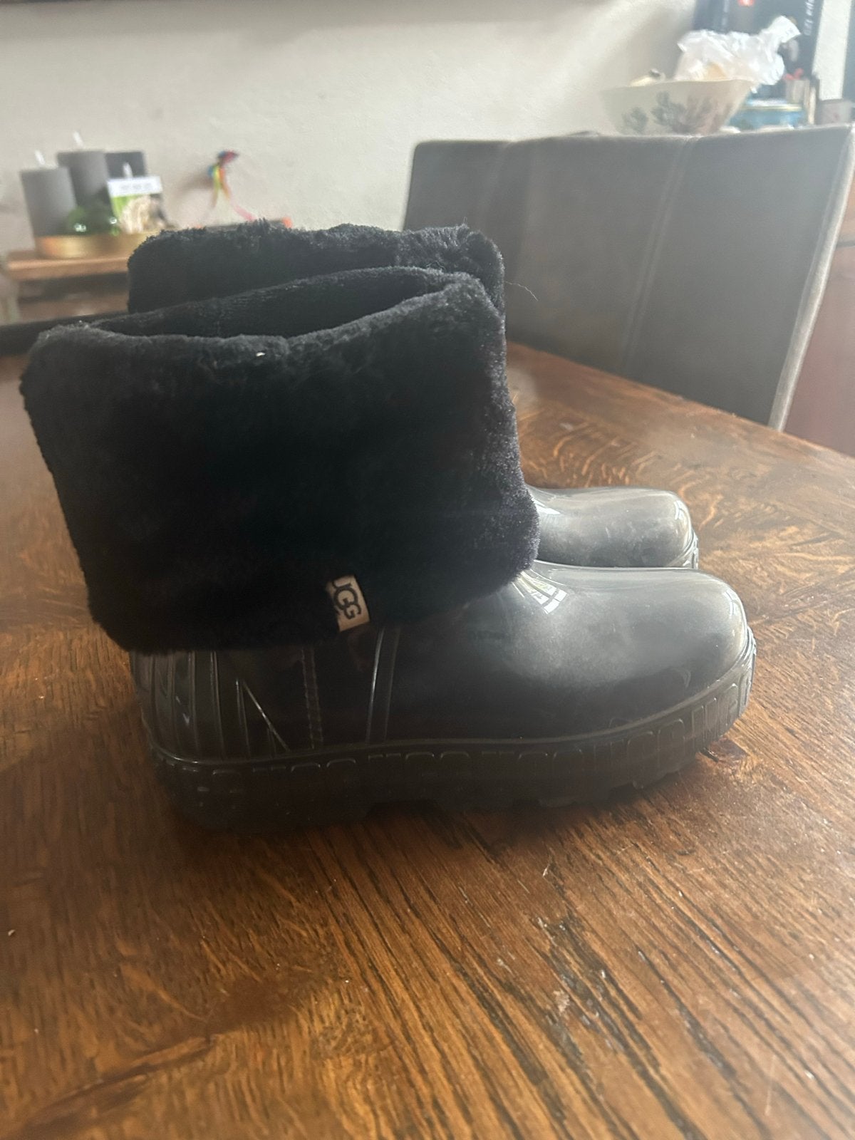 Uggs regenlaarzen met warme voering maat 36, Ophalen of Verzenden, Zo goed als nieuw, Zwart, Regenlaarzen