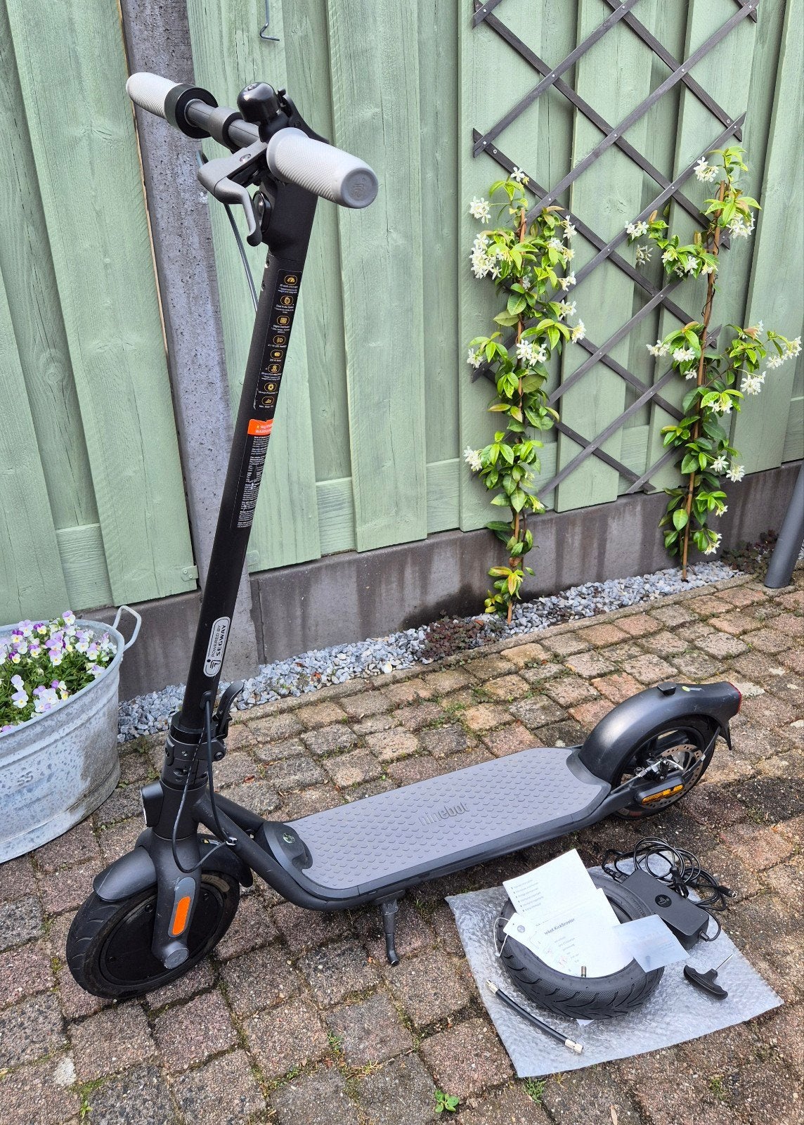 Sagway Ninebot Kickscooter F25E elektrische step, Fietsen en Brommers, Steps, Zo goed als nieuw, Elektrische step (E-scooter)