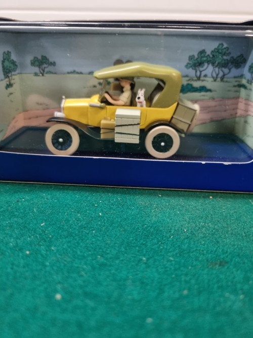 Kuifje in de auto tintin’s car, Verzamelen, Ophalen of Verzenden, 'T Olde Gre-j, Info@toldegrej.nl, Endepoelstraat 20f Didam