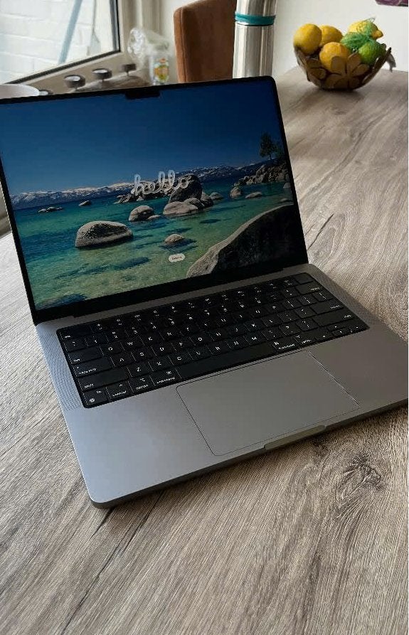 Macbook Pro M1 14 inch - 2021 Model (8 Core), Computers en Software, Apple Macbooks, Qwerty, Overige groottes, 512 GB, Zo goed als nieuw
