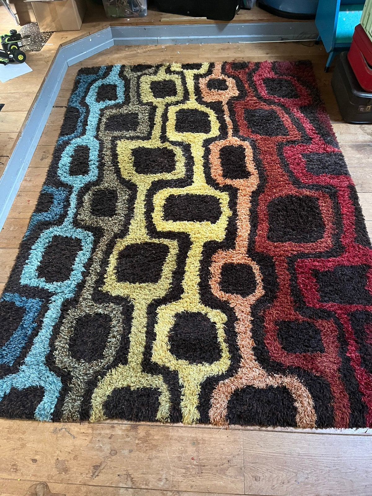 Seventies shaggy vloerkleed vintage wol space age, Huis en Inrichting, Stoffering | Tapijten en Kleden, Ophalen, Zo goed als nieuw