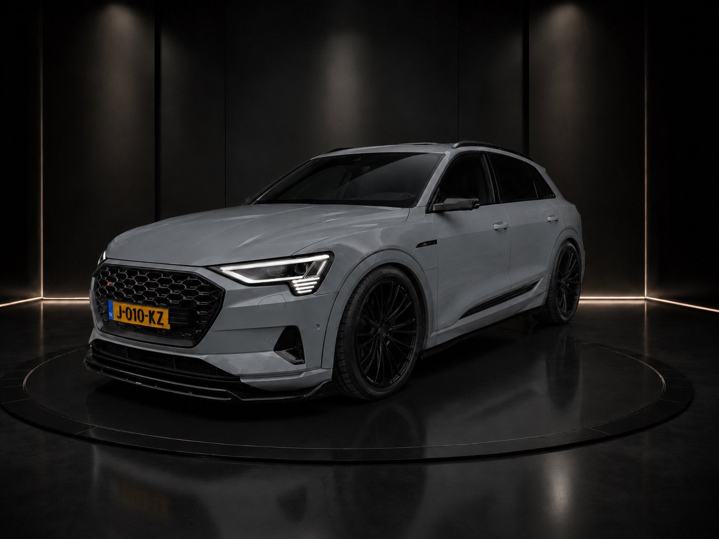 Audi e-tron 55 quattro–RSQ8 Look–Nardo Grijs–Uniek exemplaar, Auto's, Audi, Bedrijf, Te koop, e-tron, 360° camera, 4x4, ABS, Achteruitrijcamera